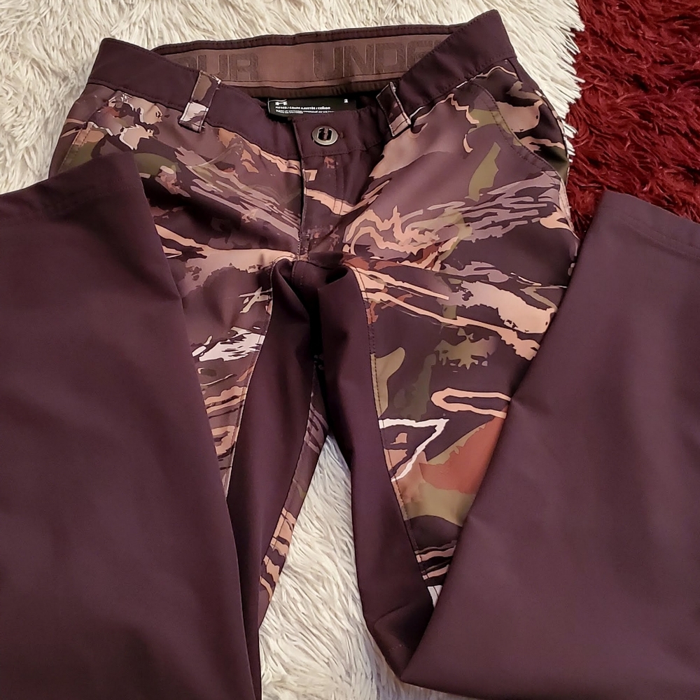 Under armor woman's ua fetching pants